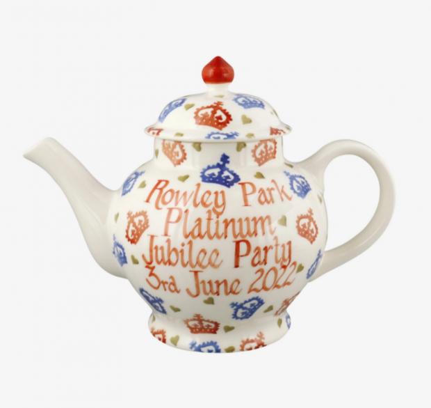 Harrow Times: Personalised Platinum Jubilee 4 Mug Teapot (Emma Bridgewater)