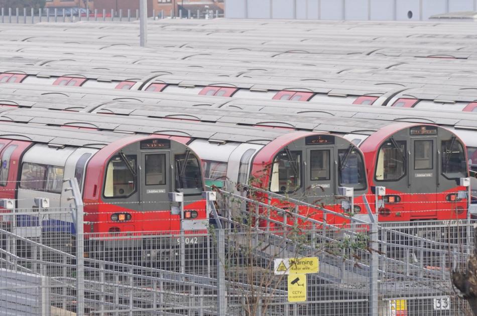 Piccadilly line and Metropolitan line closed in Harrow