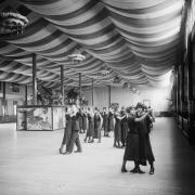 circa 1924: Ballroom dancing at the Wembley Empire Exhibition, London. (Photo by General Photographic Agency/Getty Images)